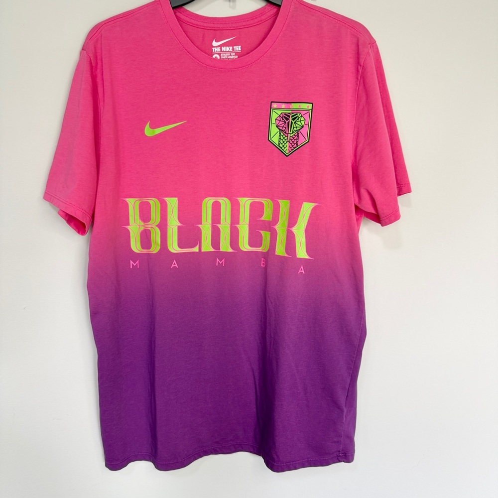Nike Dri-Fit Men’s Kobe Bryant Black Mamba Soccer Jersey Style Tee Size Medium